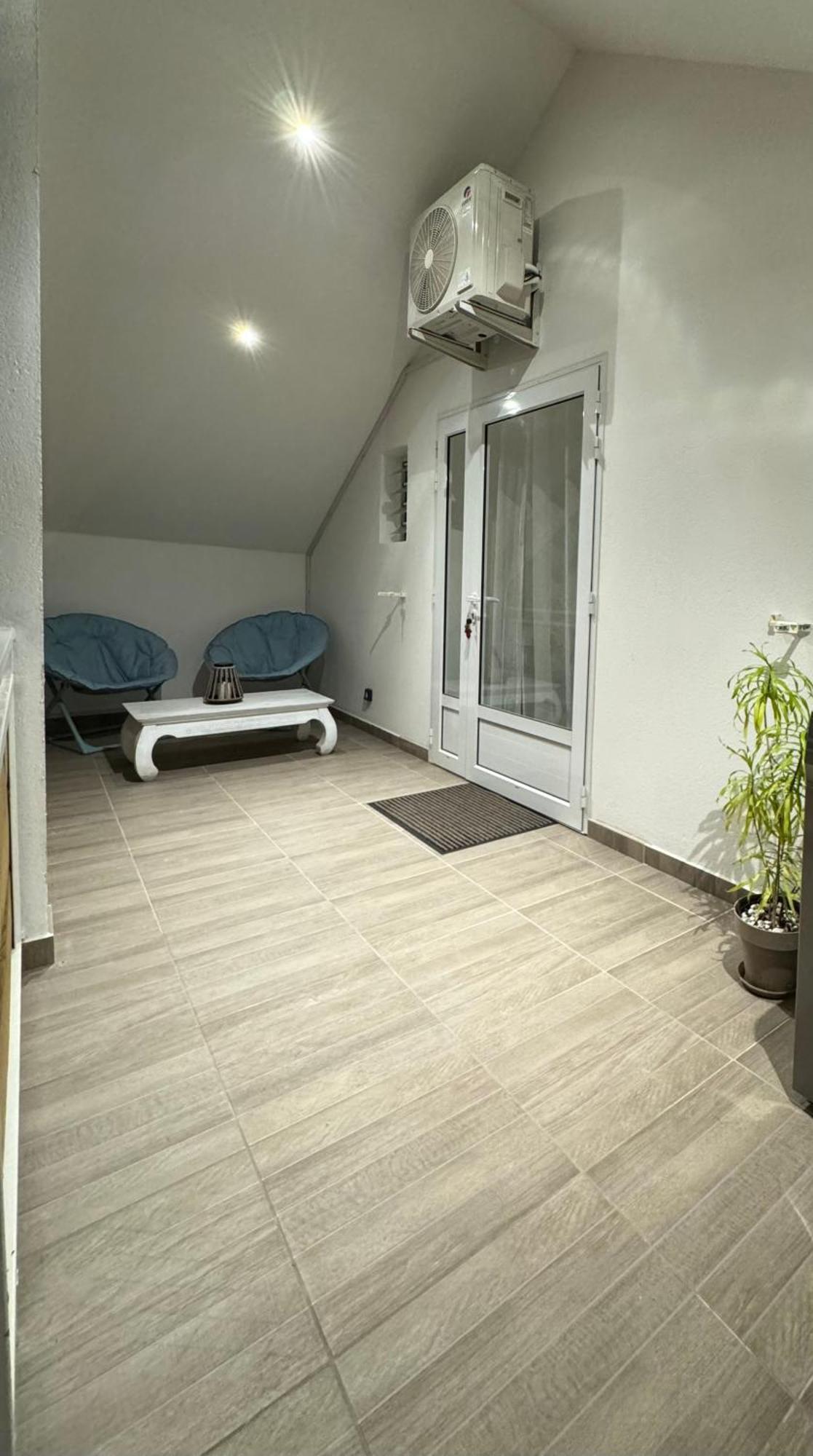 Grand Studio Charmant, Tout Equipe… Saint-Denis Exterior photo